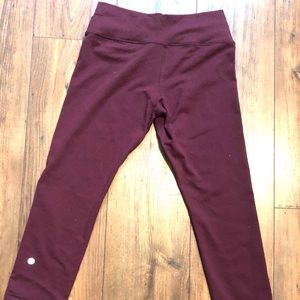 🌟3 for $45🌟 Lululemon Maroon Crops Size 4